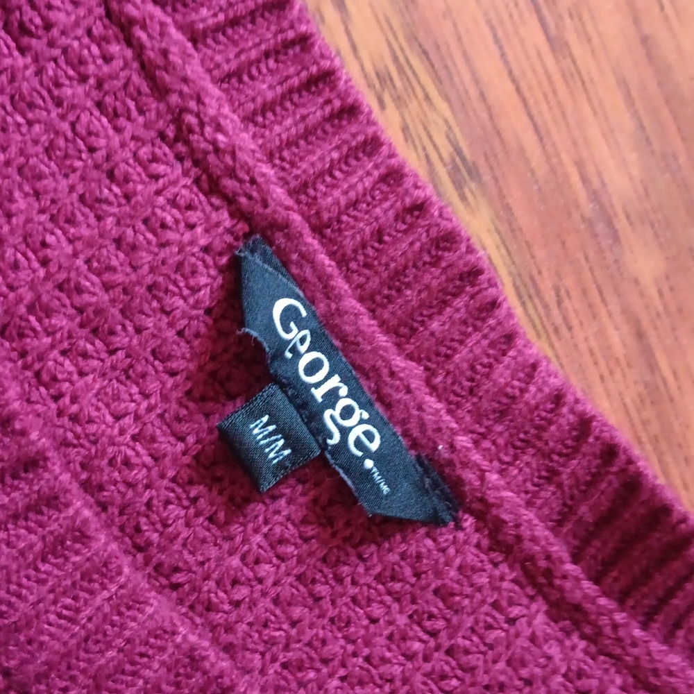 Raspberry sweater - Picture 3 of 6